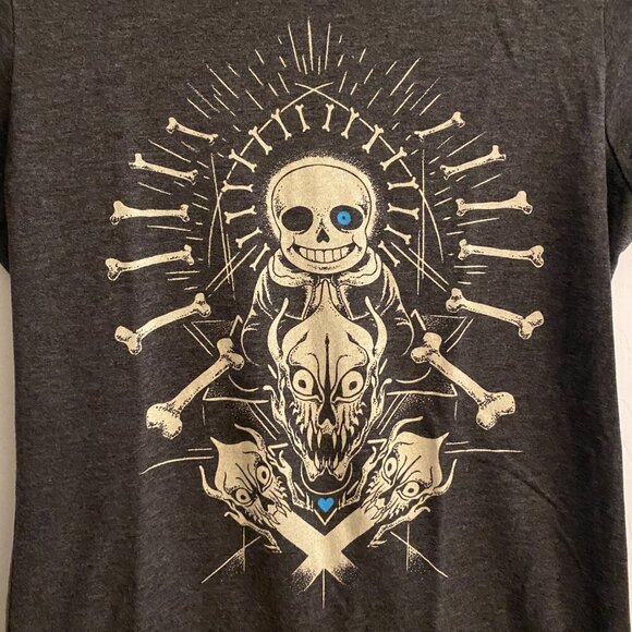 Undertale Fangamer Short Sleeve Gray T Shirt with Image of Character Sans Size M - Picture 2 of 6